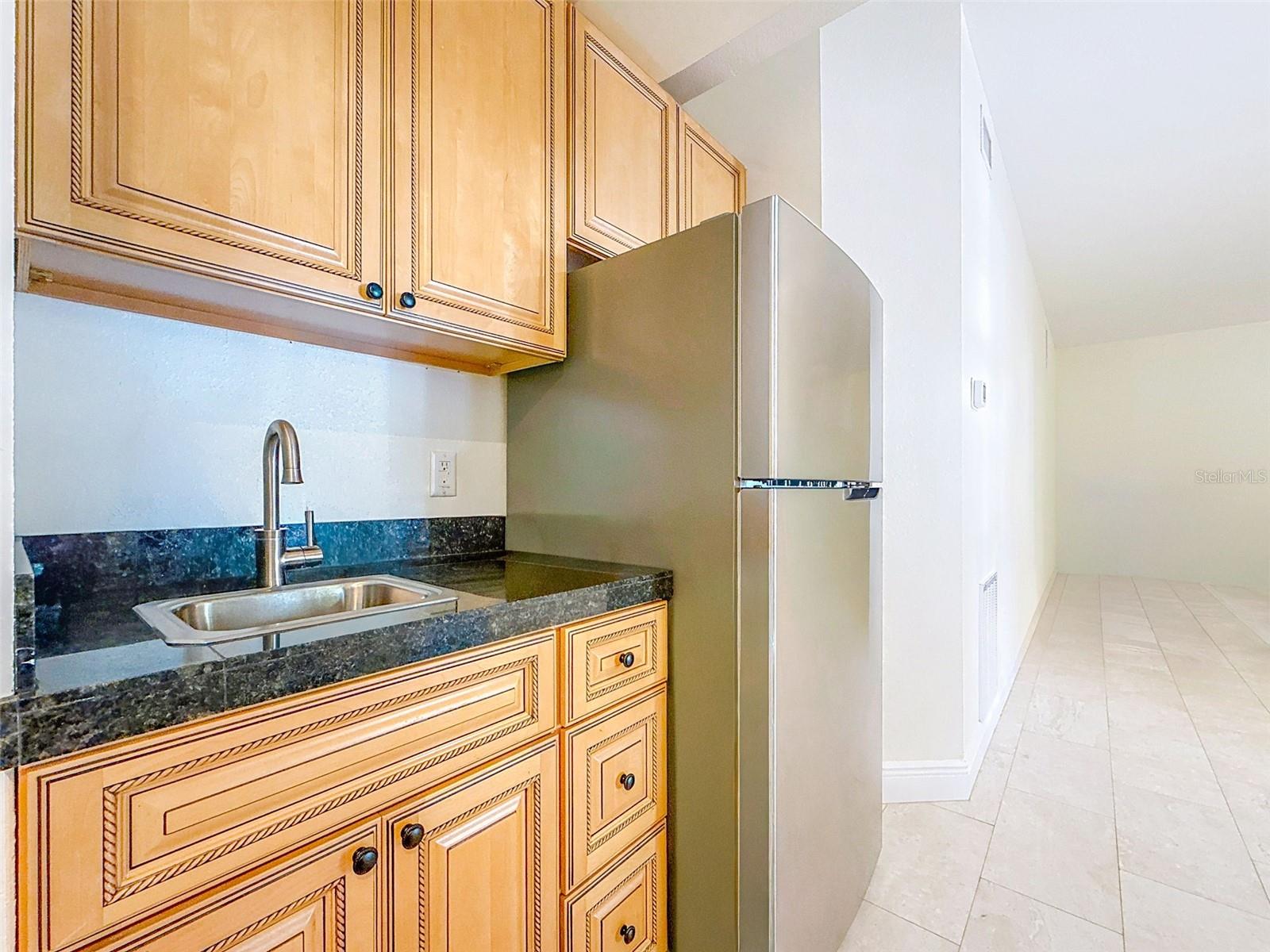 Image 31 of 51 For 588 Bay St  