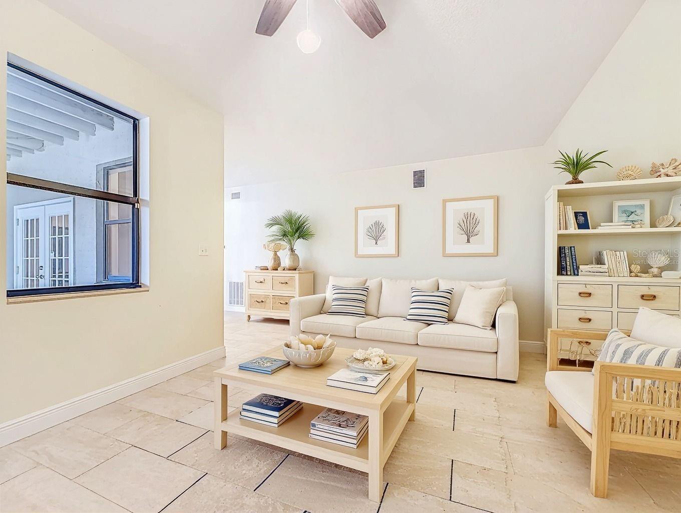 Image 34 of 51 For 588 Bay St  