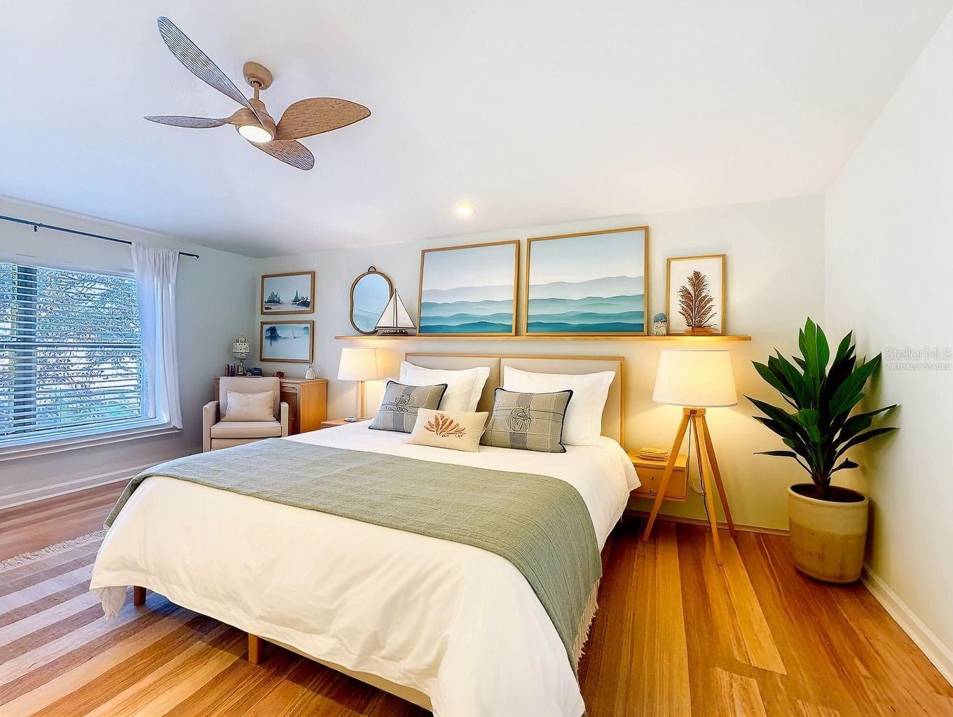 Image 4 of 51 For 588 Bay St  