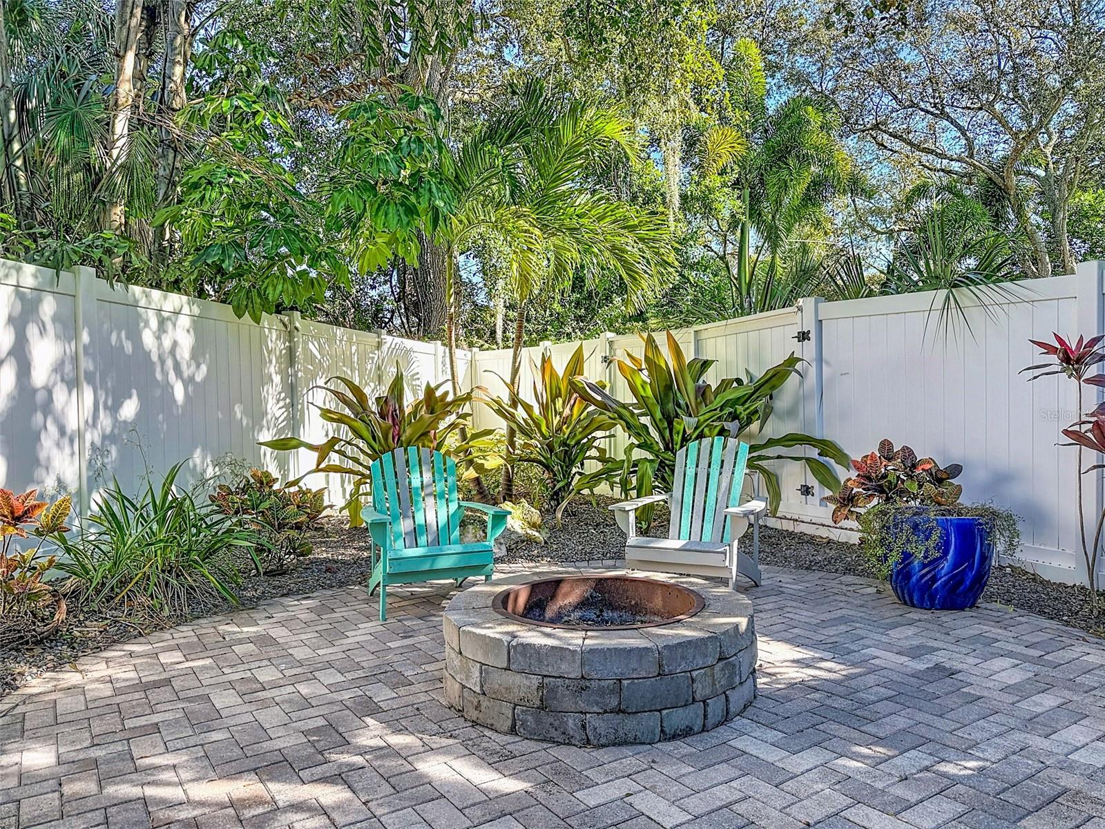 Image 43 of 51 For 588 Bay St  