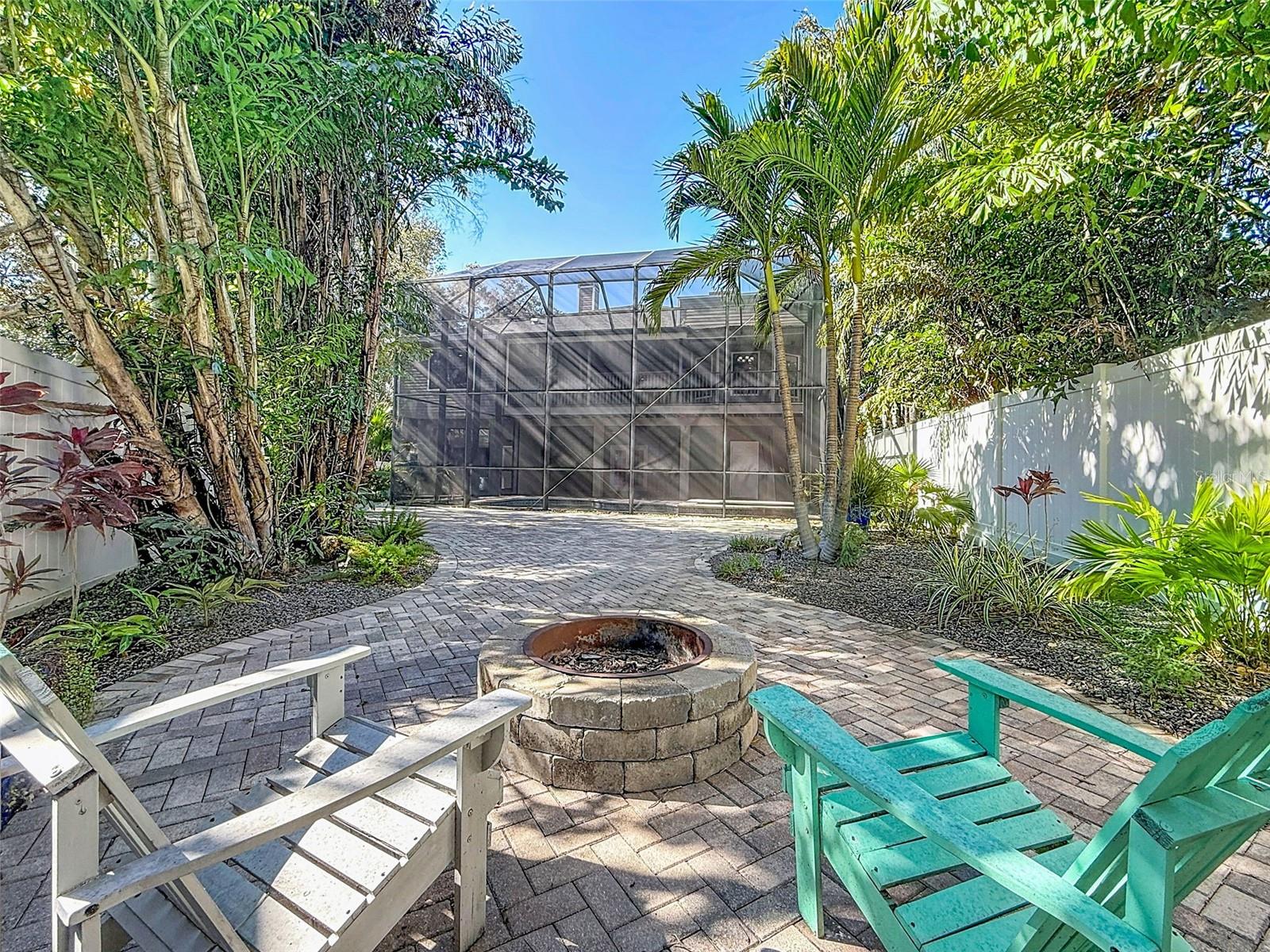 Image 44 of 51 For 588 Bay St  