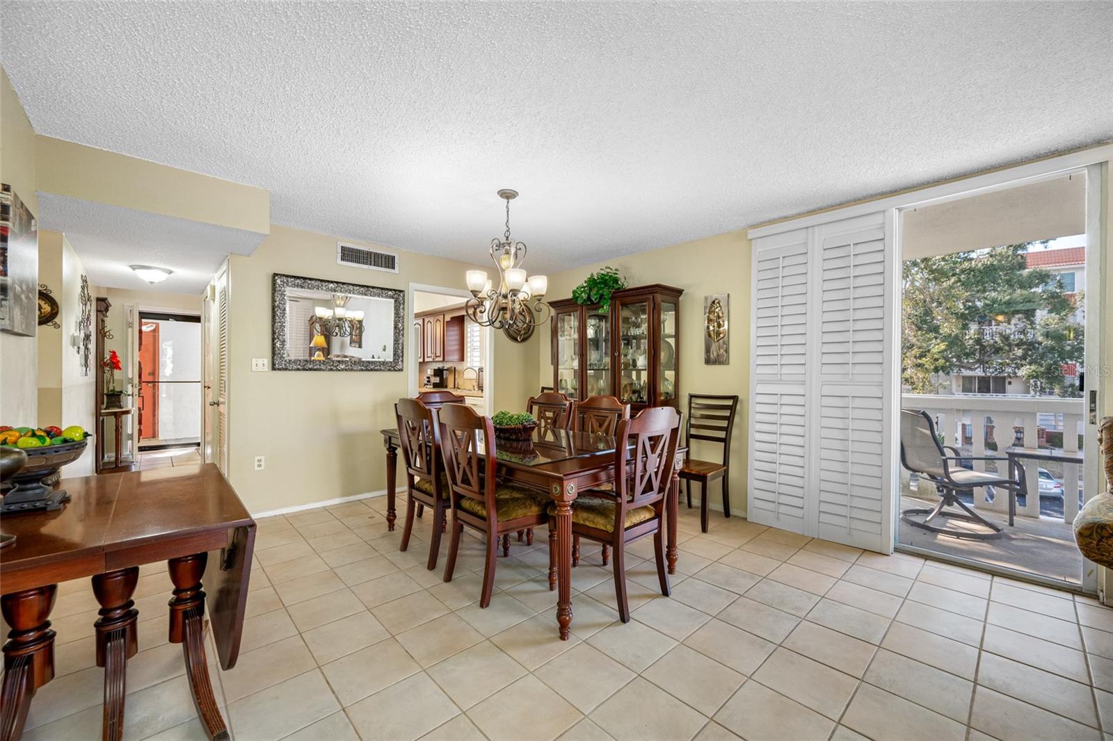 Image 18 of 37 For 2650 Pearce Drive 311