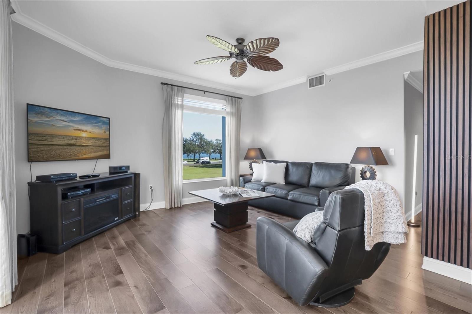 Image 14 of 38 For 555 5th Avenue Ne 273