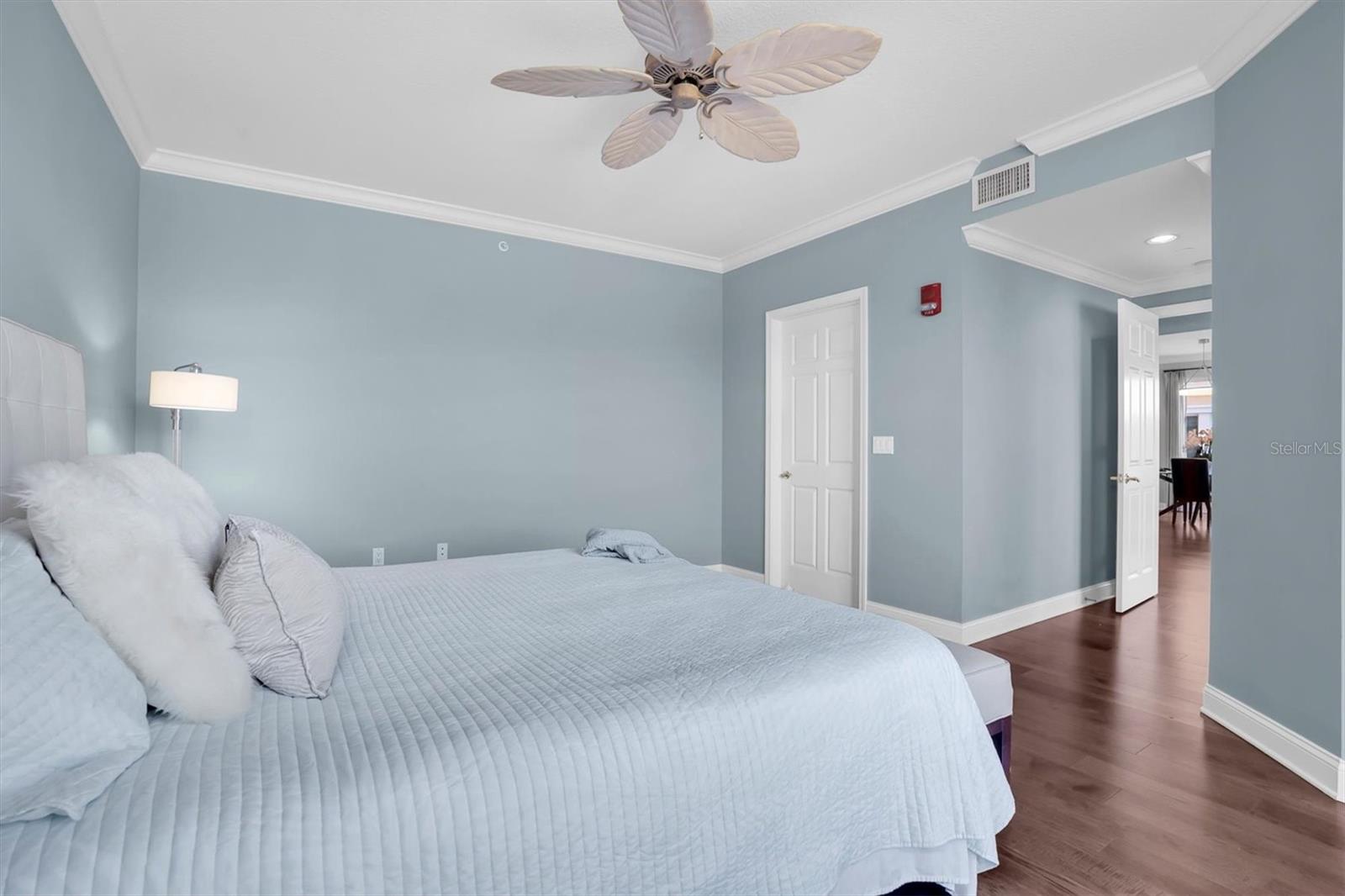 Image 18 of 38 For 555 5th Avenue Ne 273