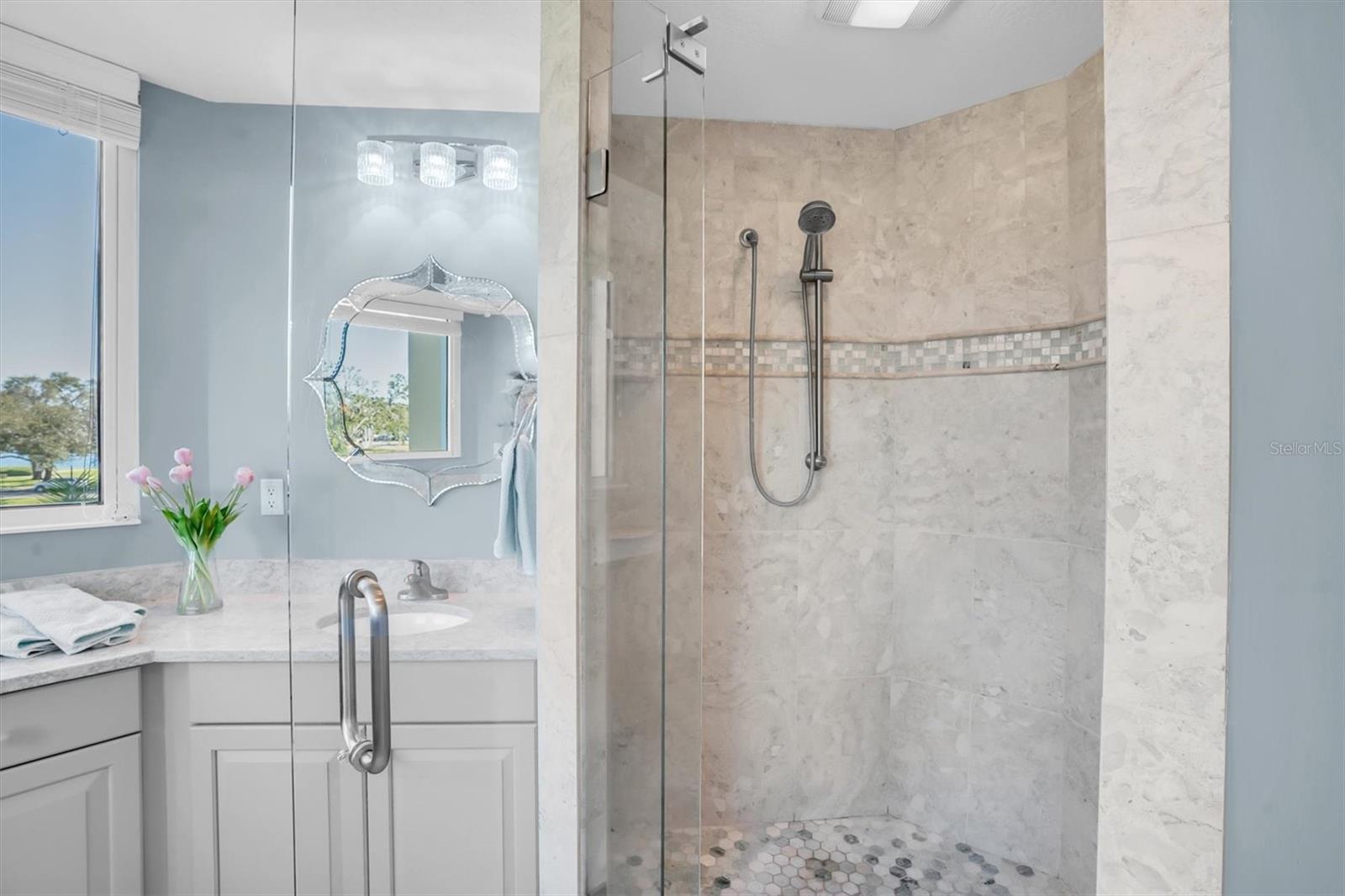 Image 20 of 38 For 555 5th Avenue Ne 273