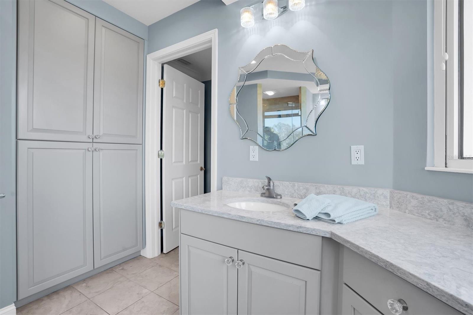 Image 21 of 38 For 555 5th Avenue Ne 273