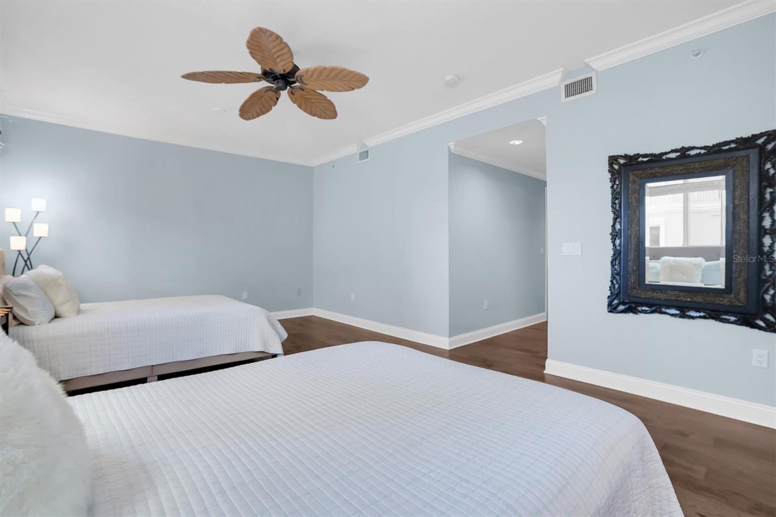 Image 26 of 38 For 555 5th Avenue Ne 273