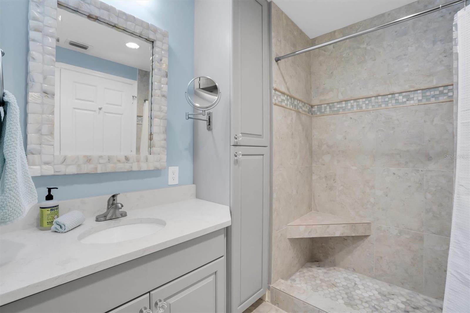 Image 28 of 38 For 555 5th Avenue Ne 273