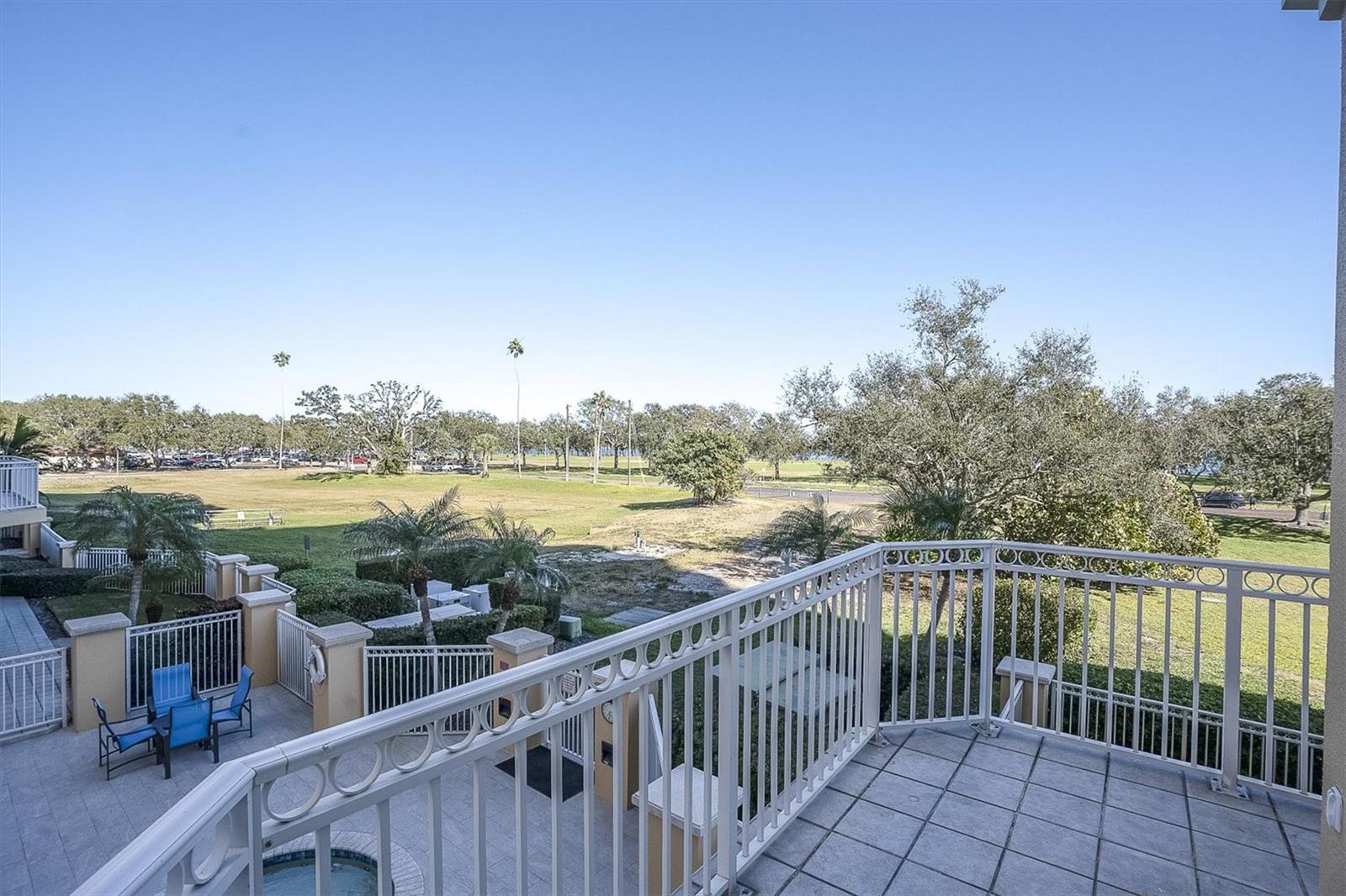 Image 35 of 38 For 555 5th Avenue Ne 273