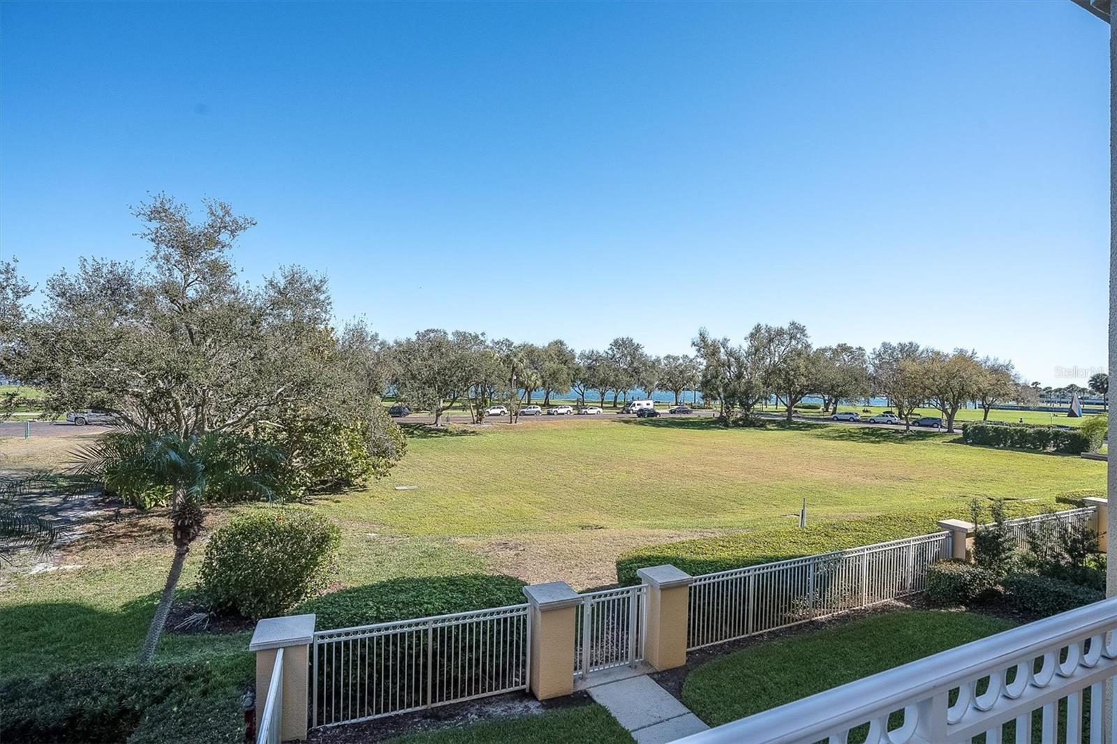 Image 36 of 38 For 555 5th Avenue Ne 273