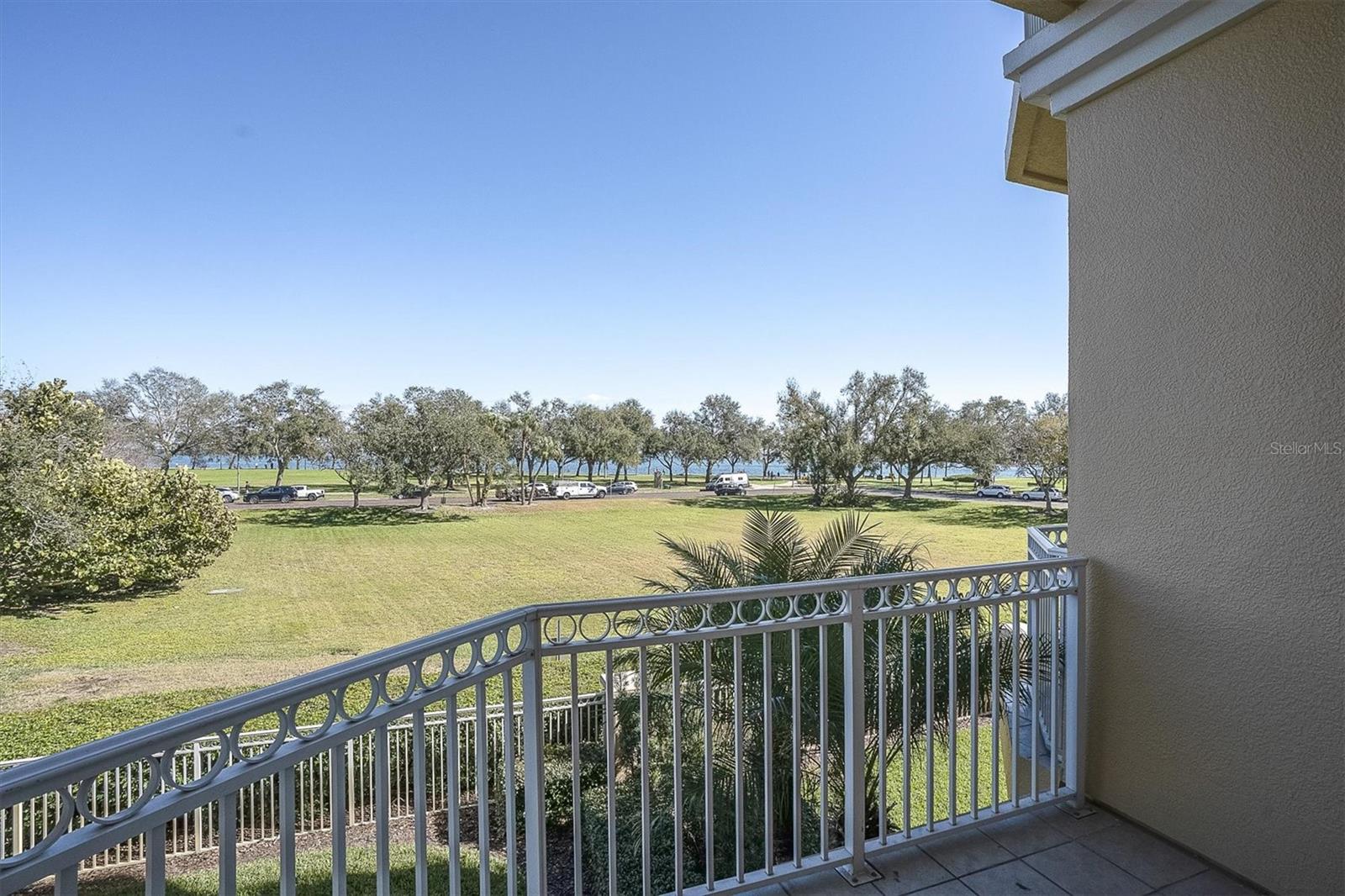 Image 37 of 38 For 555 5th Avenue Ne 273