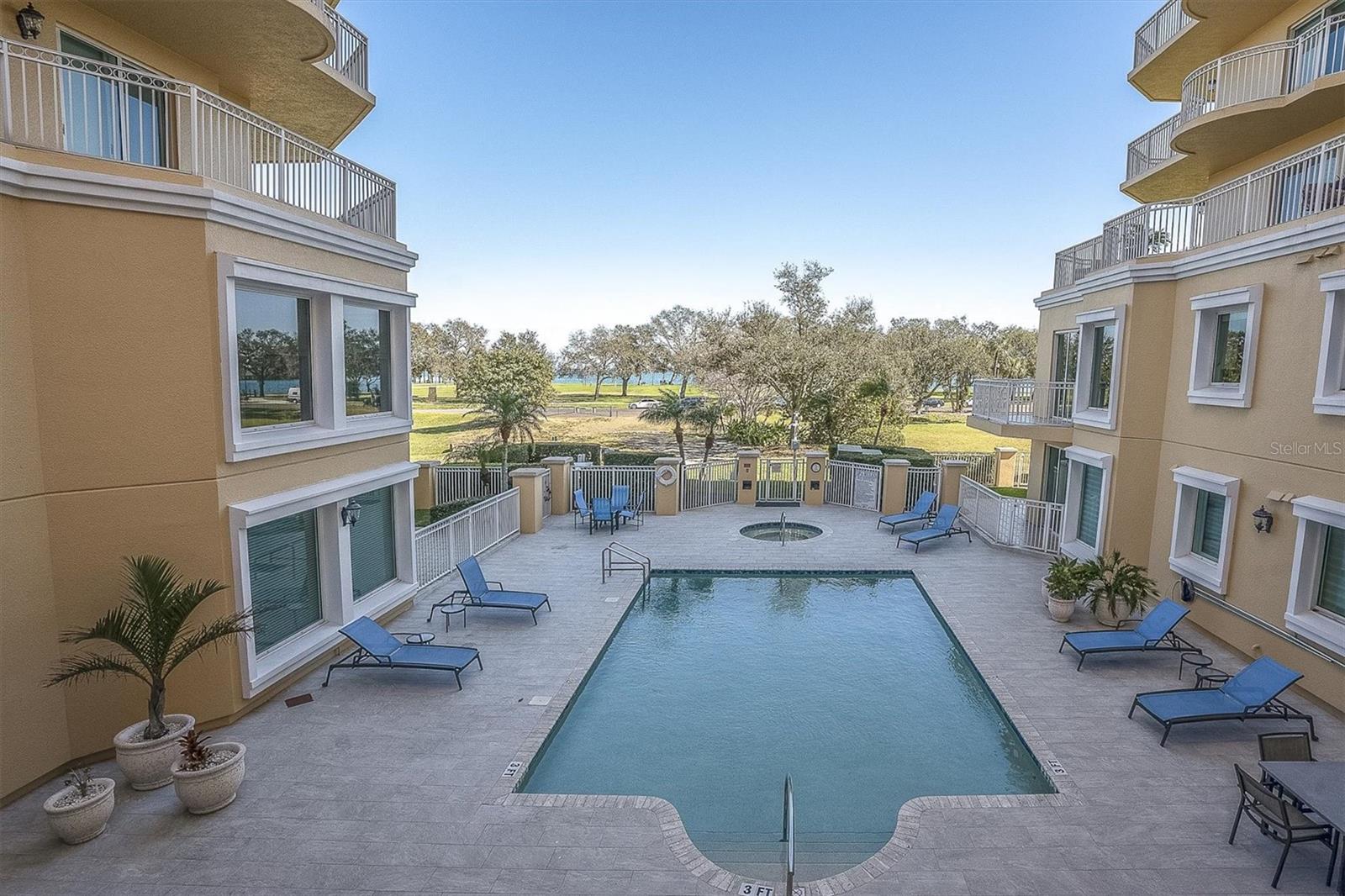 Image 5 of 38 For 555 5th Avenue Ne 273