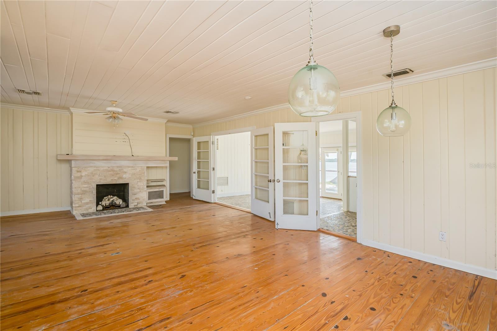 Image 14 of 57 For 16029 Redington Drive