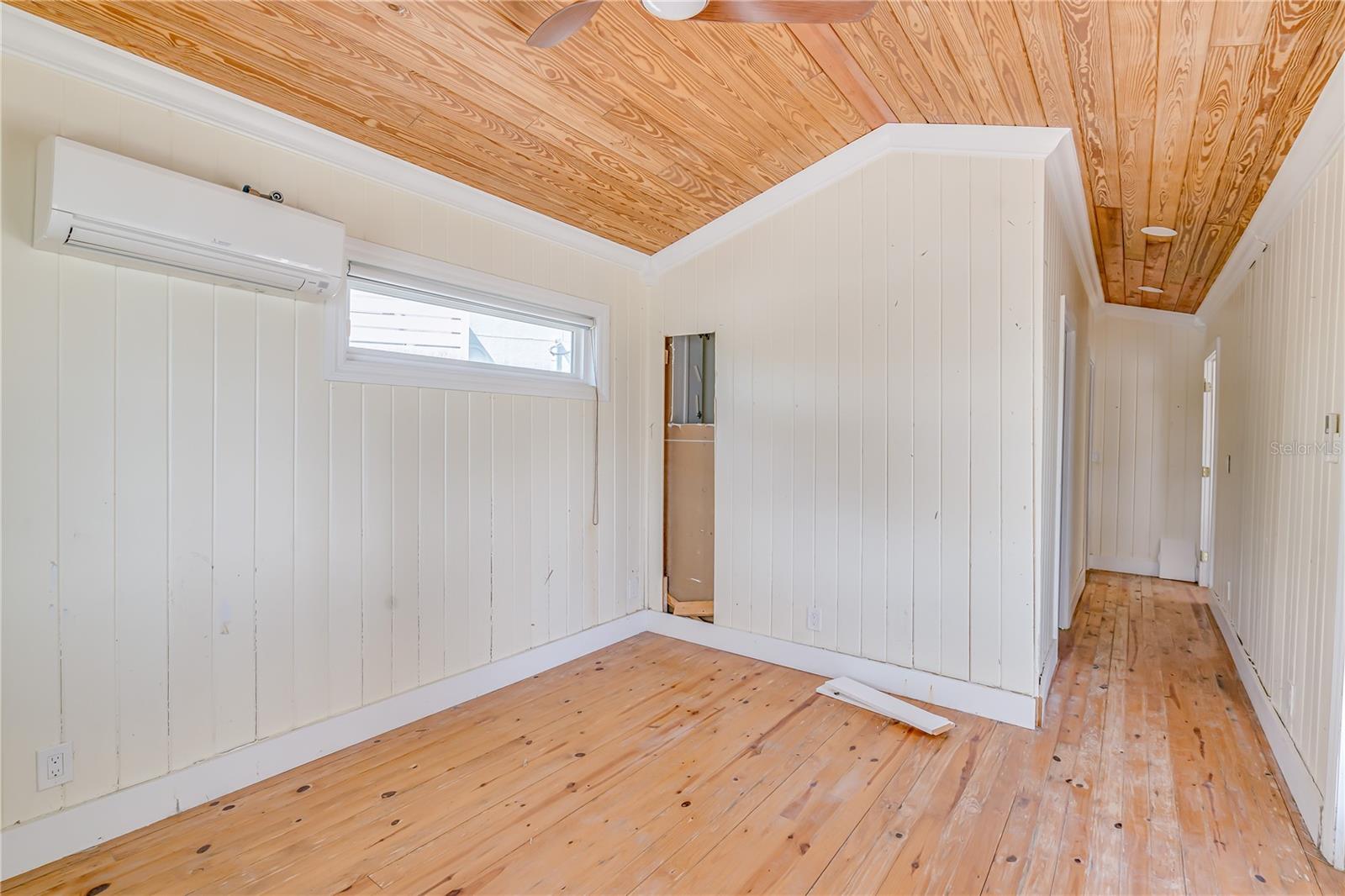 Image 25 of 57 For 16029 Redington Drive