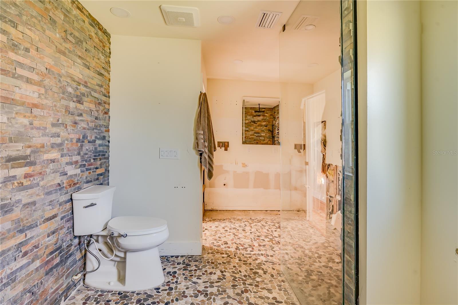 Image 34 of 57 For 16029 Redington Drive