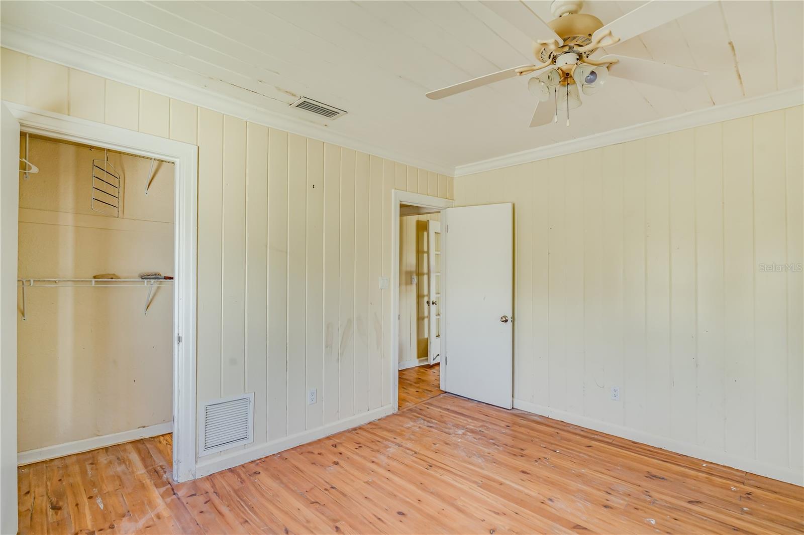 Image 38 of 57 For 16029 Redington Drive