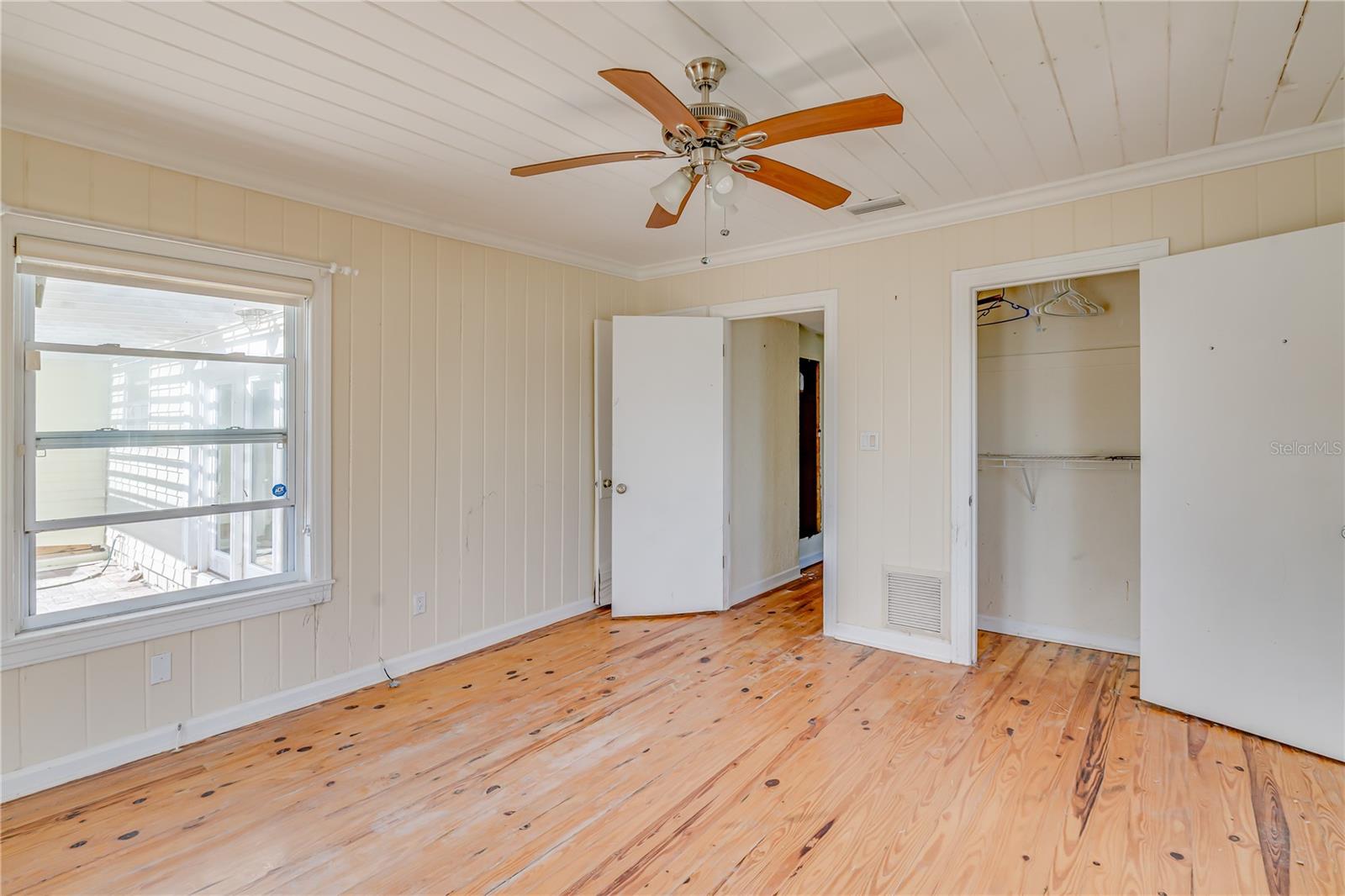 Image 40 of 57 For 16029 Redington Drive