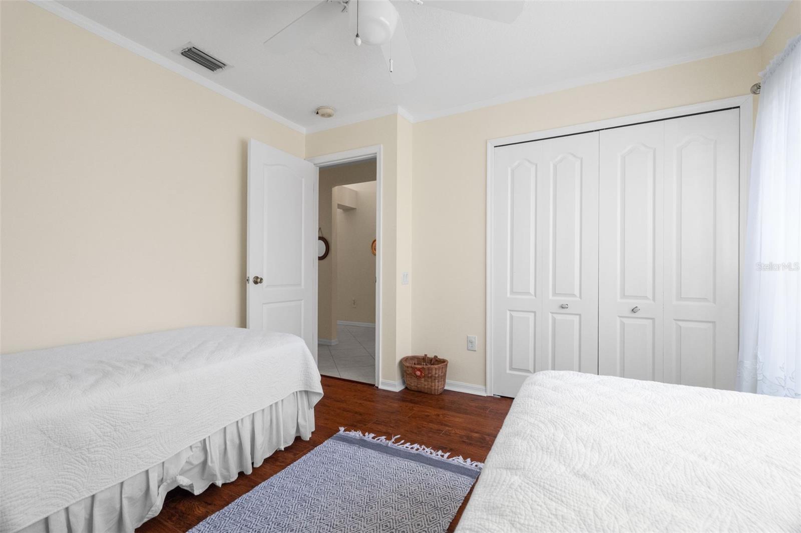 Listing photo id 19 for 1731 Capri Lane