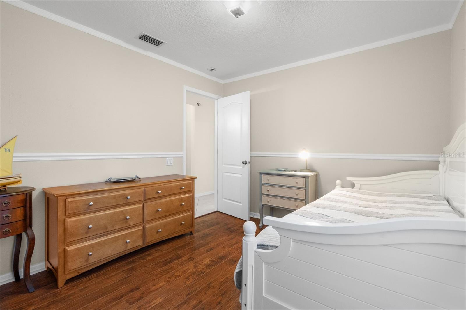 Listing photo id 21 for 1731 Capri Lane