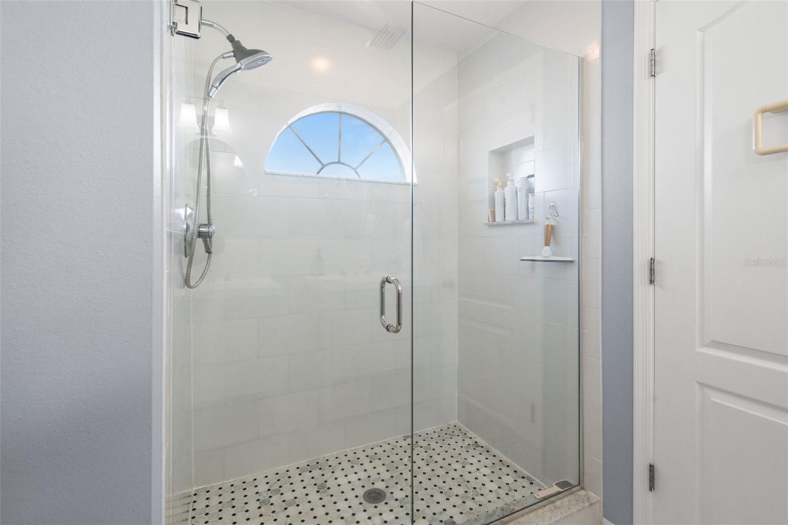 Listing photo id 23 for 1731 Capri Lane