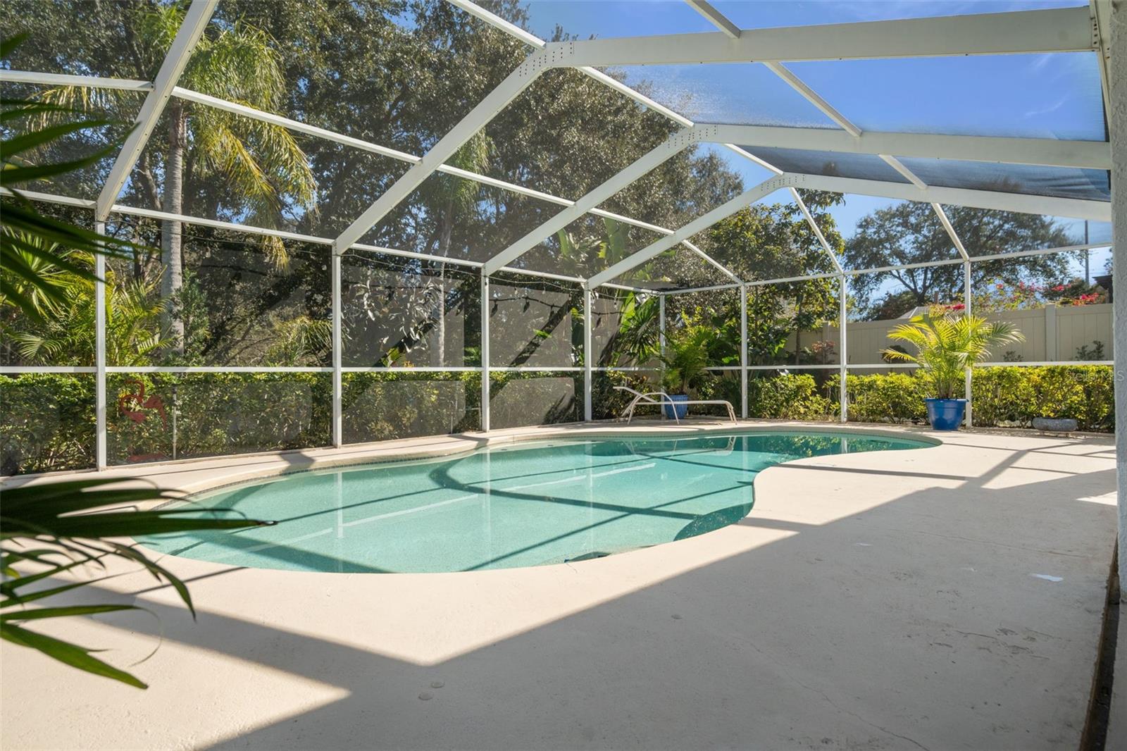 Listing photo id 25 for 1731 Capri Lane