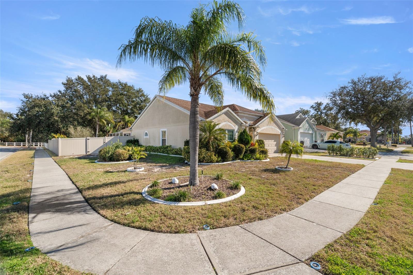 Listing photo id 37 for 1731 Capri Lane