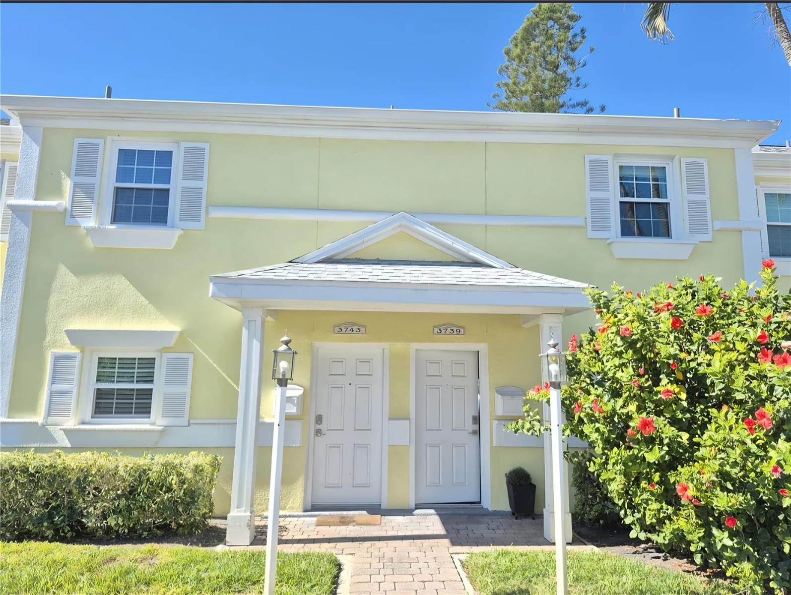 Image 2 of 15 For 3739 Pompano Drive Se