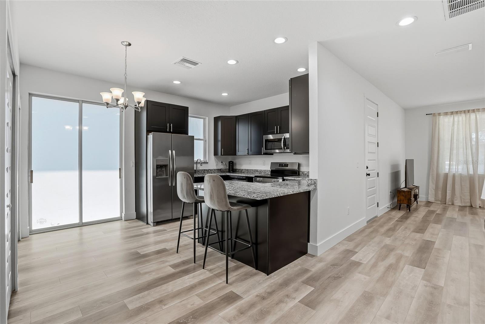 Image 6 of 27 For 3208 Deleuil Avenue