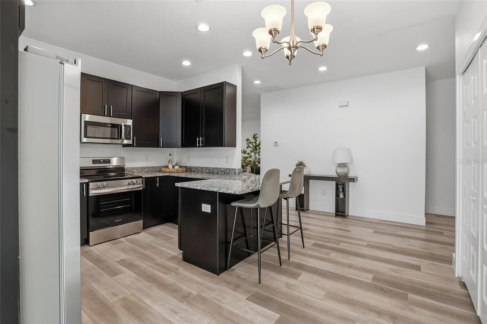 Image 9 of 27 For 3208 Deleuil Avenue