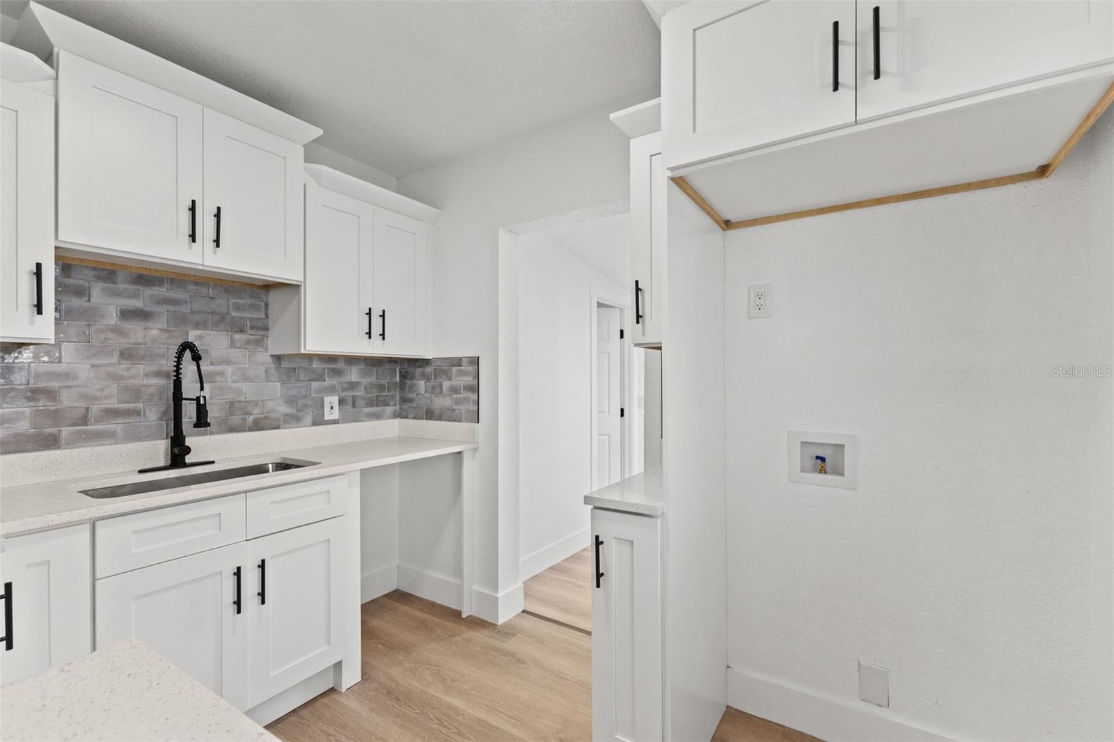 Image 11 of 35 For 2008 Oakwood Avenue