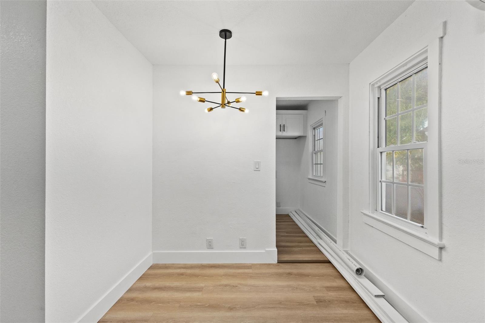 Image 21 of 35 For 2008 Oakwood Avenue