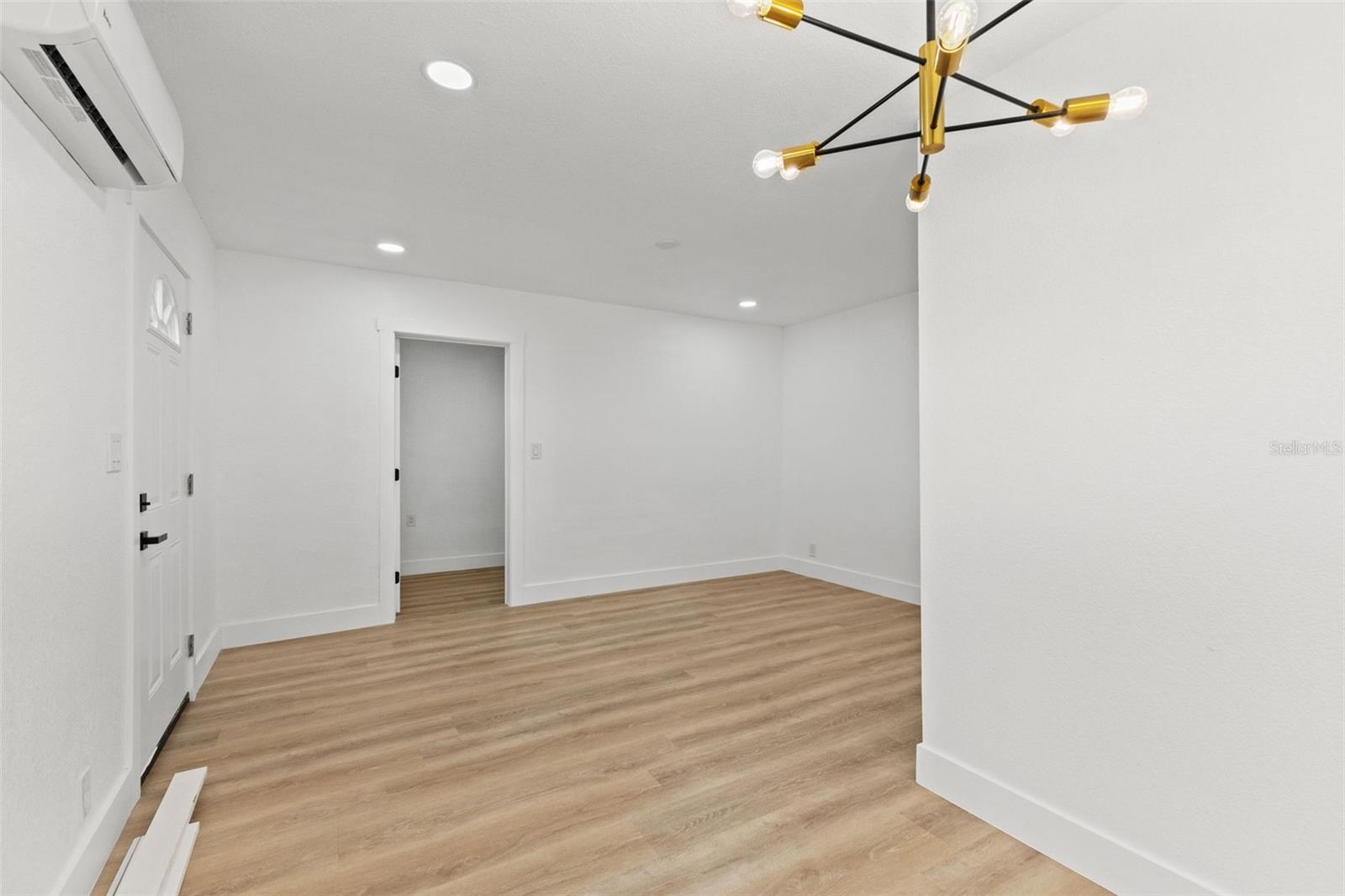 Image 22 of 35 For 2008 Oakwood Avenue