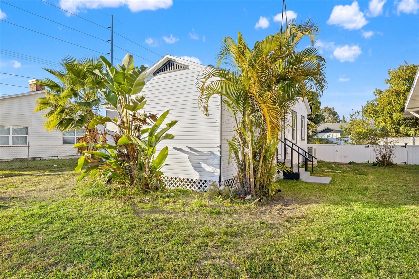 Image 31 of 35 For 2008 Oakwood Avenue