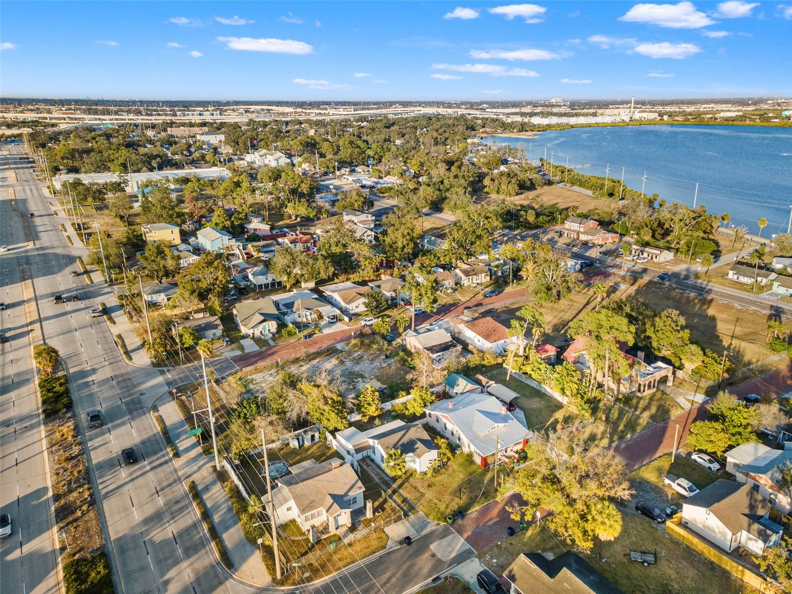 Image 32 of 35 For 2008 Oakwood Avenue