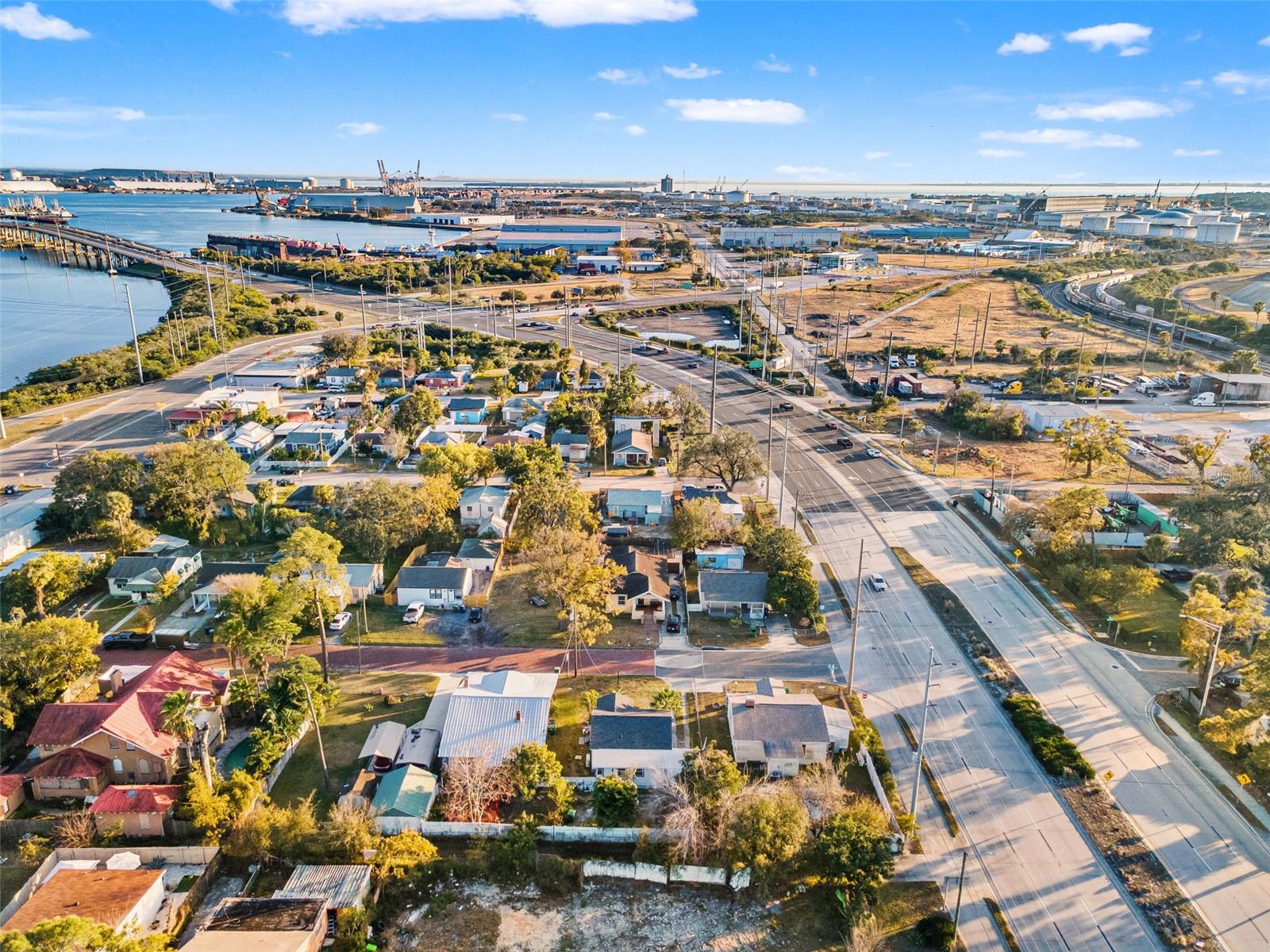 Image 34 of 35 For 2008 Oakwood Avenue