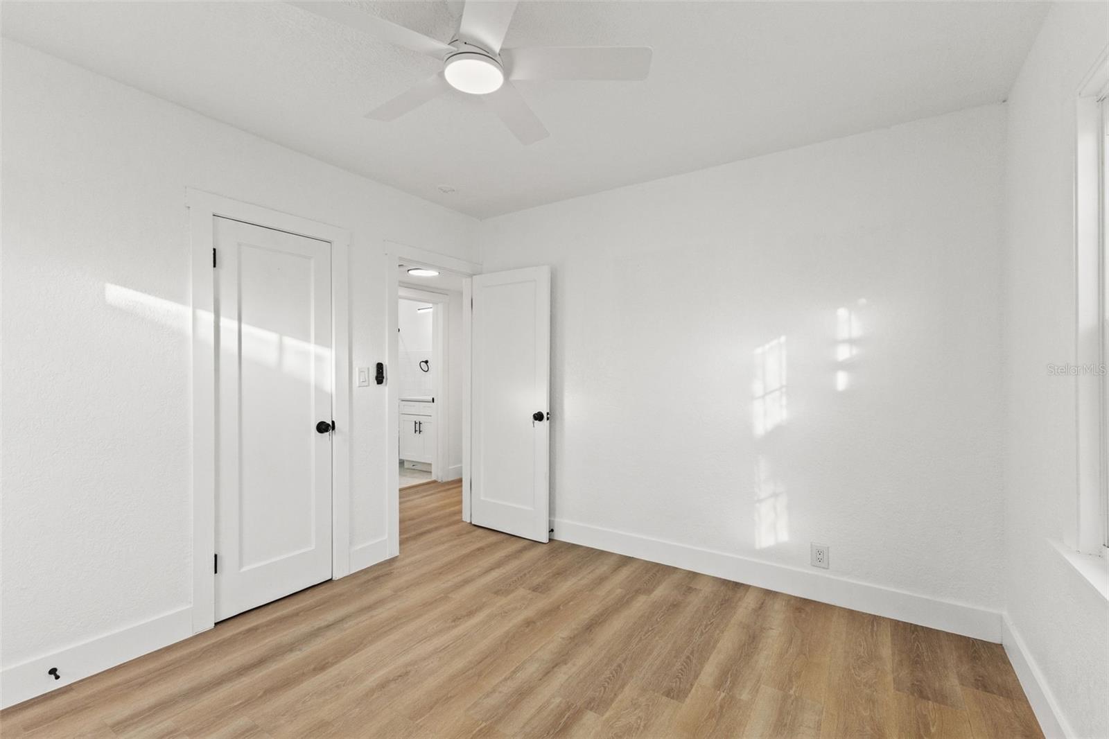 Image 6 of 35 For 2008 Oakwood Avenue