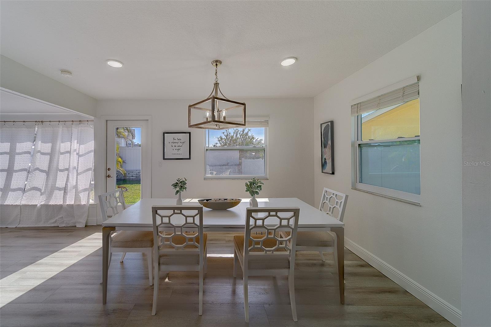 Image 11 of 39 For 2109 Bayshore Drive