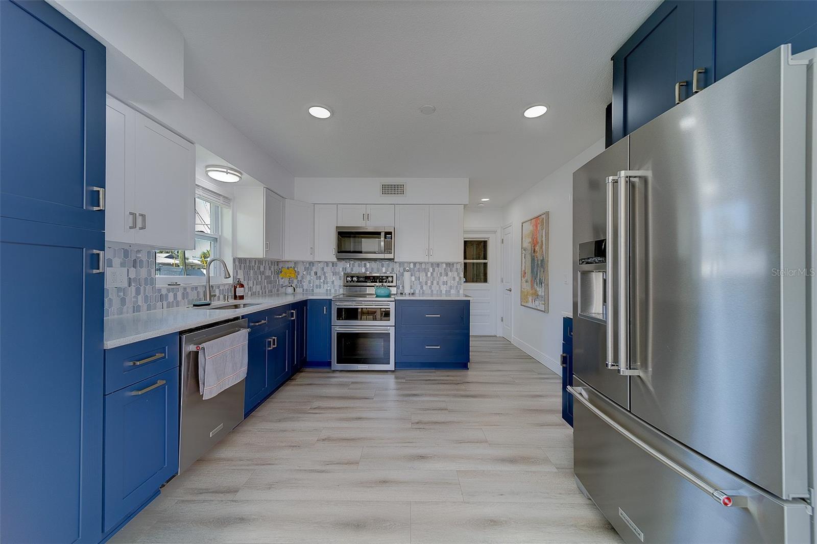 Image 12 of 39 For 2109 Bayshore Drive