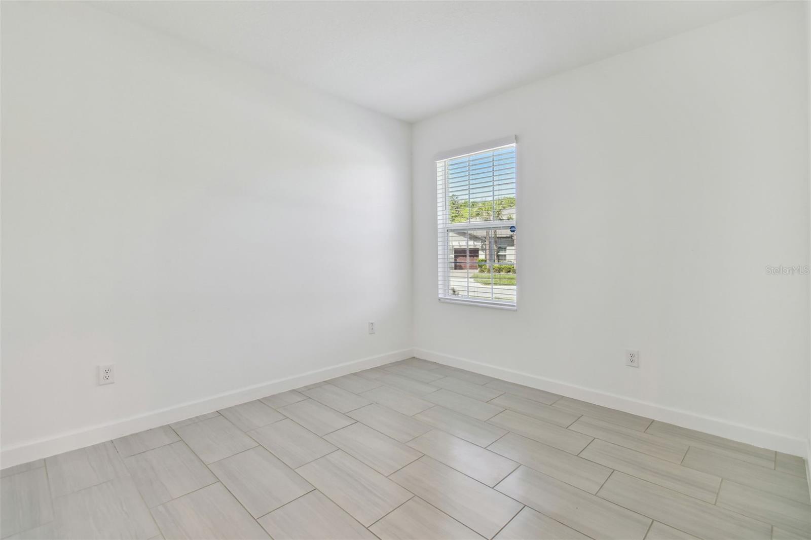 Image 12 of 54 For 16710 Shell Bay Drive