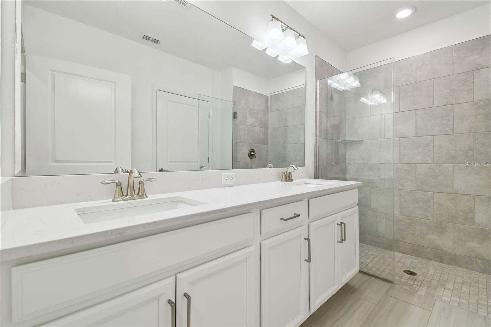 Image 22 of 54 For 16710 Shell Bay Drive