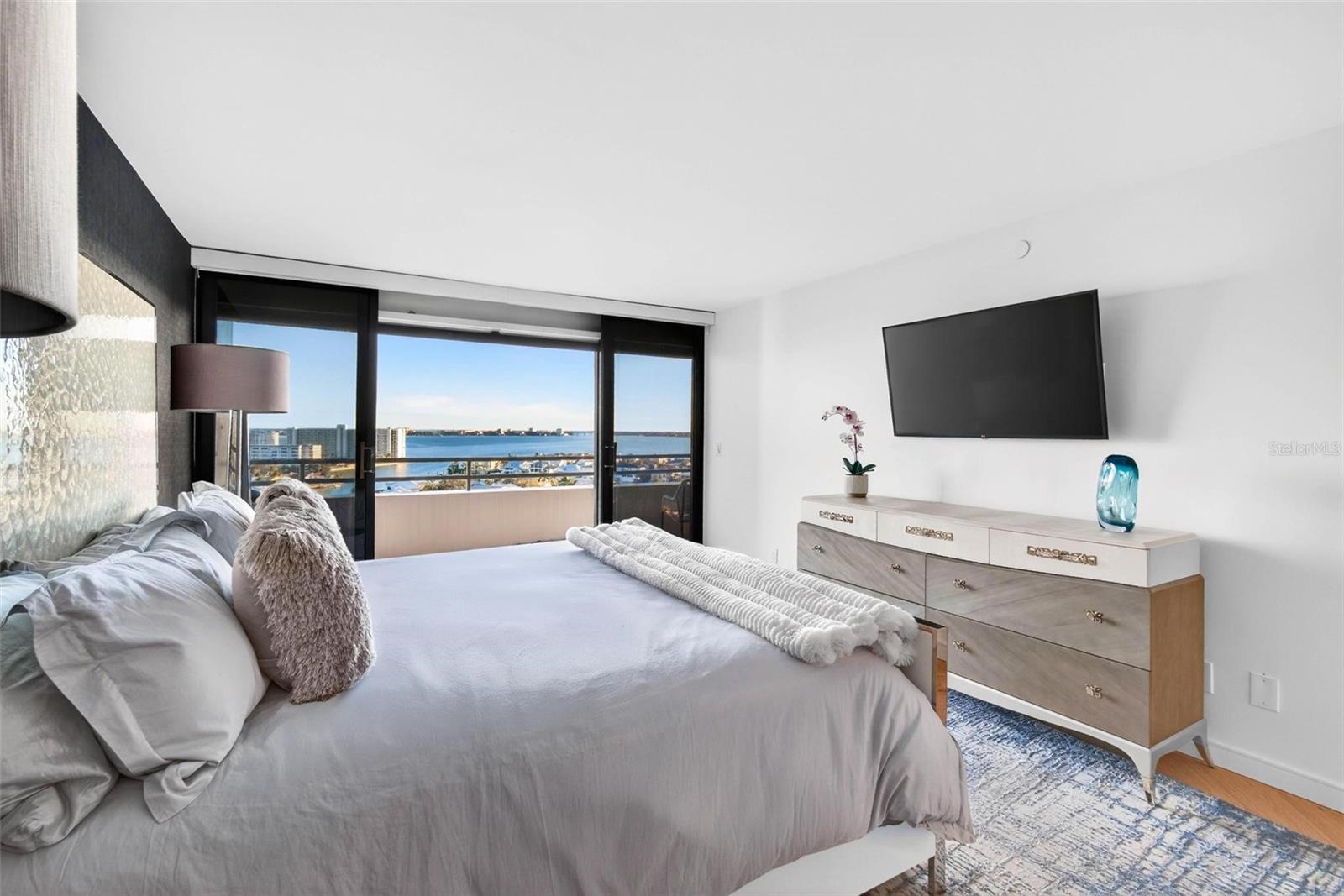 Image 33 of 46 For 5950 Pelican Bay Plaza S 2a