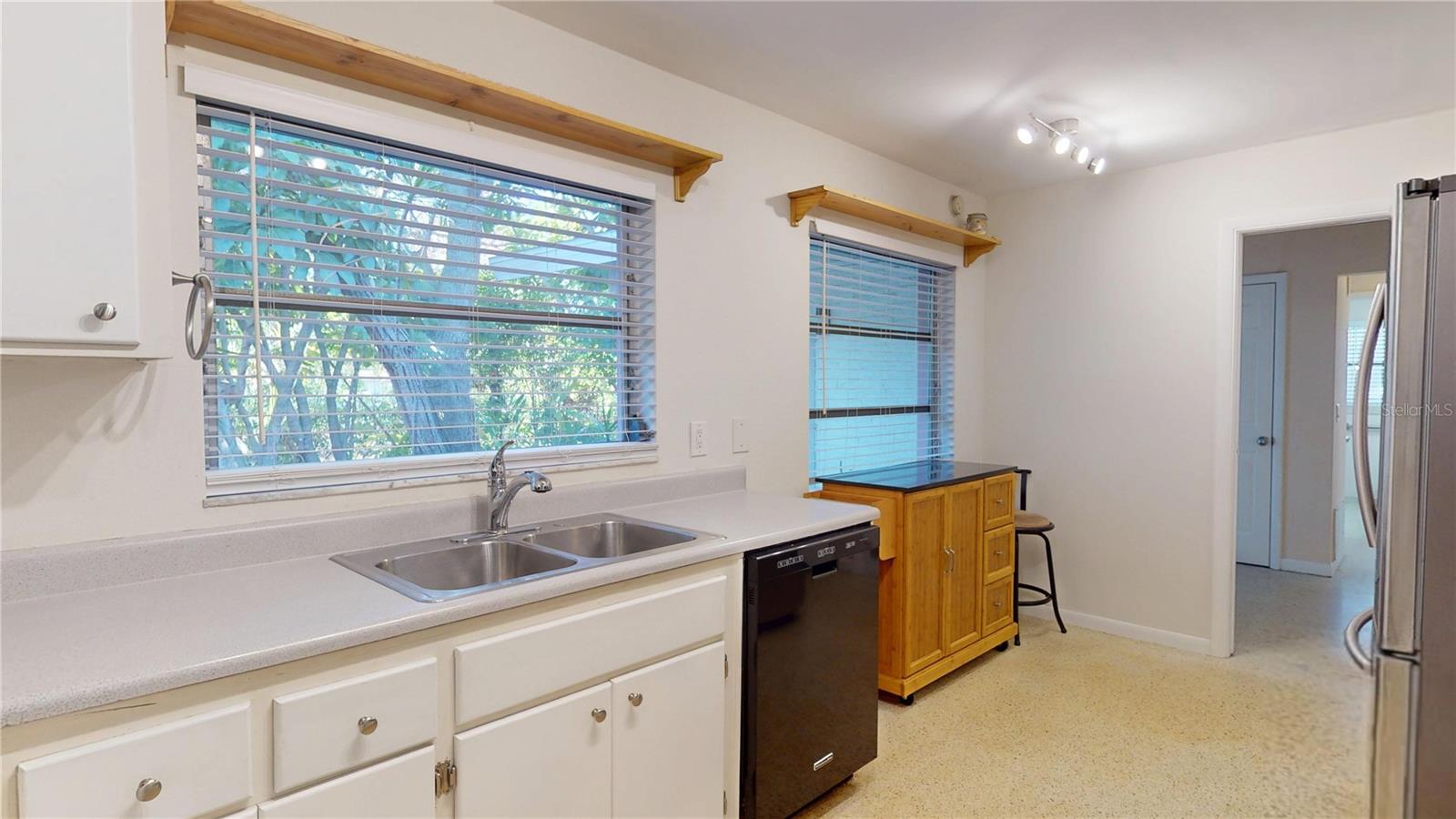 Image 23 of 48 For 1546 Belleair Road