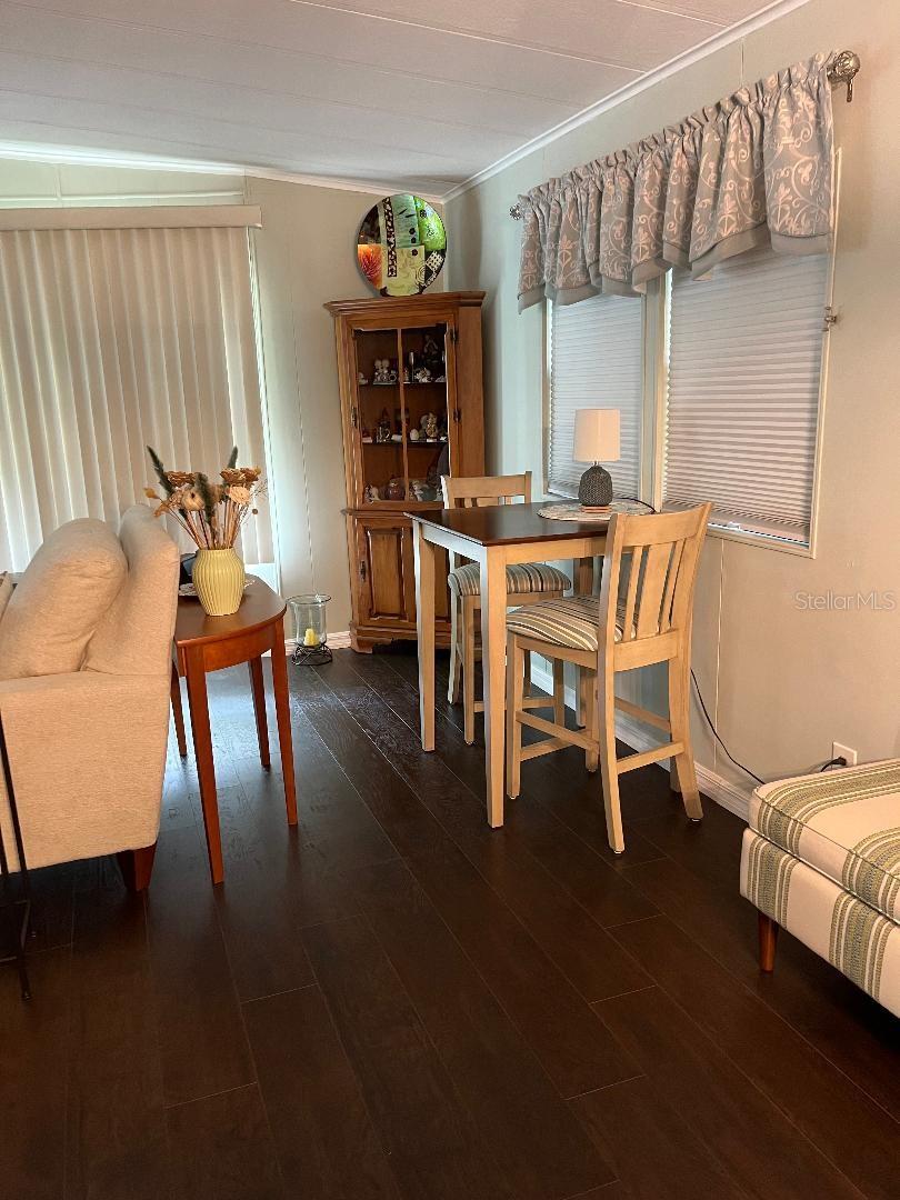 Image 12 of 31 For 172 Clubview Drive 5