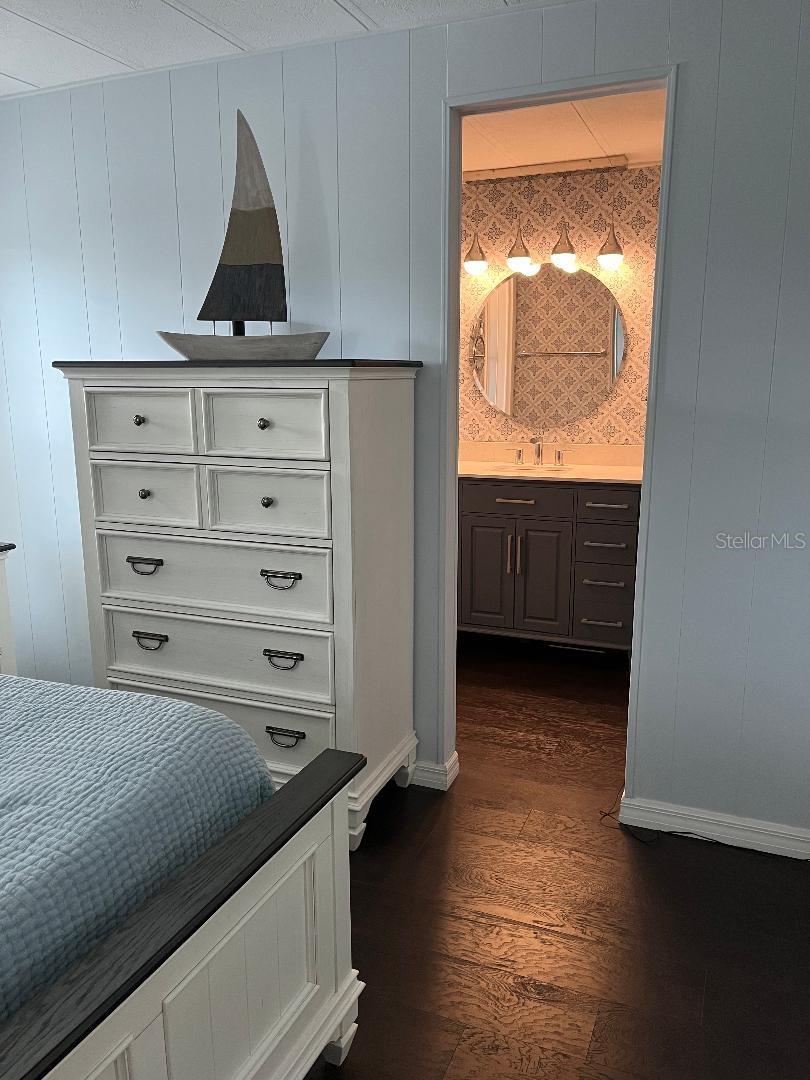 Image 14 of 31 For 172 Clubview Drive 5