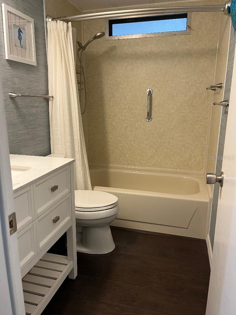 Image 19 of 31 For 172 Clubview Drive 5