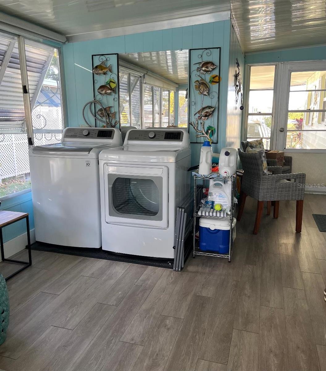 Image 22 of 31 For 172 Clubview Drive 5