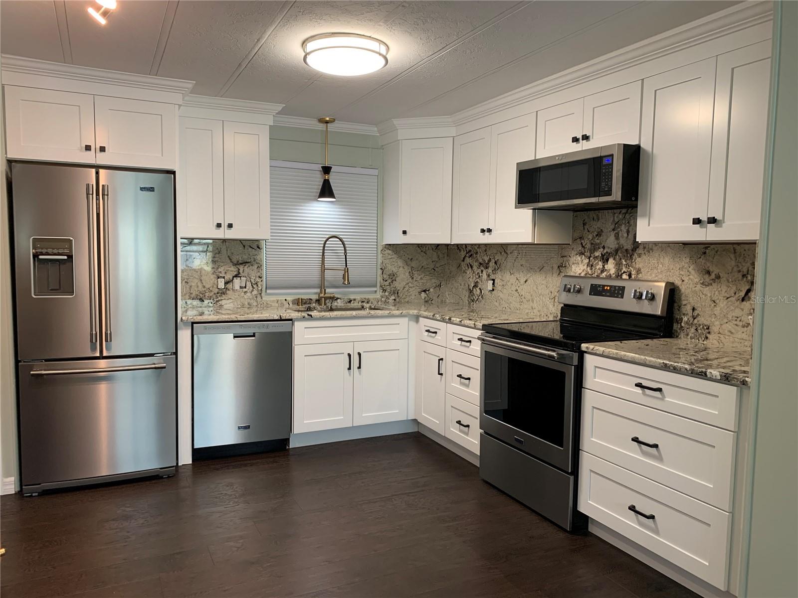 Image 4 of 31 For 172 Clubview Drive 5