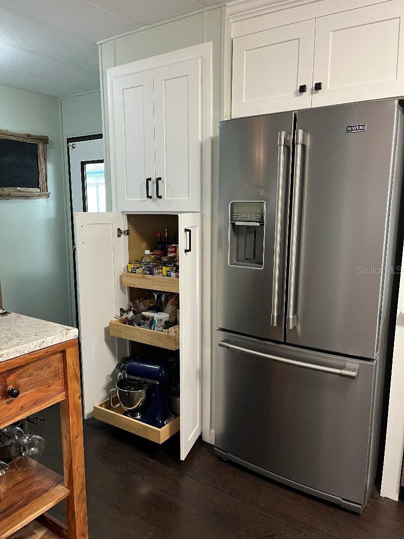 Image 6 of 31 For 172 Clubview Drive 5