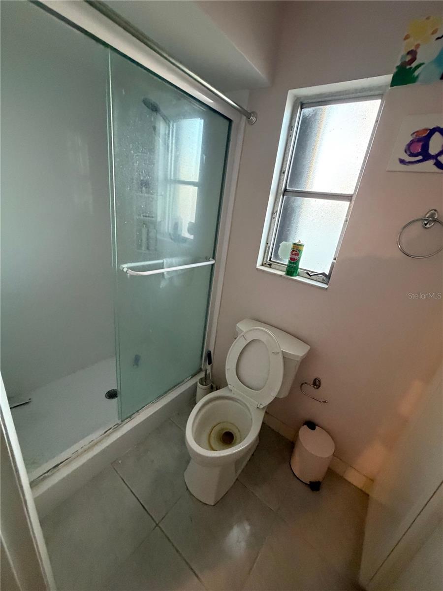 Image 11 of 43 For 2076 Butternut Circle W