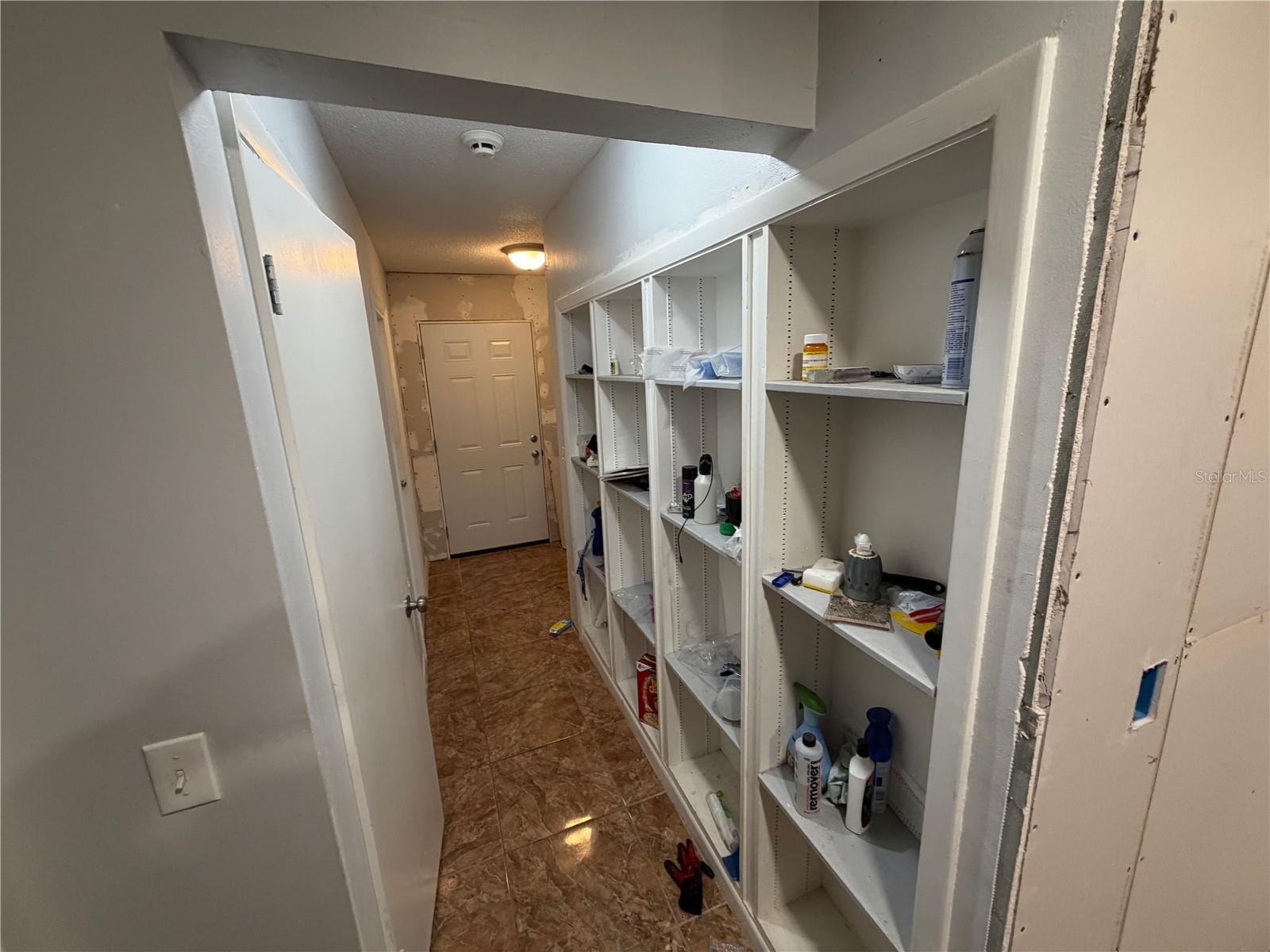 Image 24 of 43 For 2076 Butternut Circle W